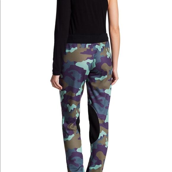 NWT DESIGNER PURPLE CAMO JOGGERS SWEATPANTS W/ EQUESTRIAN PATCHES S - Picture 3 of 7